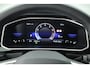 Volkswagen T-Roc 1.5 TSI 150pk DSG R-Line Business+ Trekhaak Camera Keyless Stoelverwarming Panoramadak Navigatie