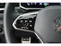 Volkswagen T-Roc 1.5 TSI 150pk DSG R-Line Business+ Trekhaak Camera Keyless Stoelverwarming Panoramadak Navigatie