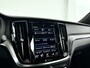 Volvo V60 T6 Recharge AWD R-Design | Panoramadak | Parkeercamera | Stoel- en Stuurverwarming | Trekhaak