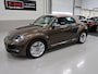 Volkswagen Beetle cabrio 1.2 TSI 70'S Leer 18 inch Beige kap Toffeebruin Xenon Airco-ecc Parkeersensoren 1e Eigenaar 70's uitvoering Nieuwstaat! dealer onderhouden windscherm