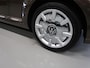 Volkswagen Beetle cabrio 1.2 TSI 70'S Leer 18 inch Beige kap Toffeebruin Xenon Airco-ecc Parkeersensoren 1e Eigenaar 70's uitvoering Nieuwstaat! dealer onderhouden windscherm