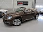 Volkswagen Beetle cabrio 1.2 TSI 70'S Leer 18 inch Beige kap Toffeebruin Xenon Airco-ecc Parkeersensoren 1e Eigenaar 70's uitvoering Nieuwstaat! dealer onderhouden windscherm