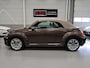 Volkswagen Beetle cabrio 1.2 TSI 70'S Leer 18 inch Beige kap Toffeebruin Xenon Airco-ecc Parkeersensoren 1e Eigenaar 70's uitvoering Nieuwstaat! dealer onderhouden windscherm