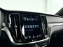 Volvo V60 T6 Recharge AWD R-Design | Panoramadak | Parkeercamera | Stoel- en Stuurverwarming | Trekhaak