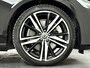 Volvo V60 T6 Recharge AWD R-Design | Panoramadak | Parkeercamera | Stoel- en Stuurverwarming | Trekhaak