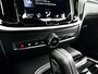 Volvo V60 T6 Recharge AWD R-Design | Panoramadak | Parkeercamera | Stoel- en Stuurverwarming | Trekhaak
