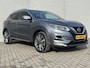 Nissan Qashqai 1.3 DIG-T Tekna + / Trekhaak 1500 KG / All Seasonbanden / Lederen Bekleding / Panoramadak / Bose Audio / Stoelverwarming / Verwarmde Voorruit / Navigatie / 360 Graden Camera /
