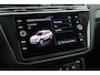Volkswagen Tiguan 1.5 TSI 150pk DSG 2x R-Line Black Style Trekhaak Camera Stoelverwarming V+A Head-Up Panoramadak Navigatie