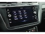 Volkswagen Tiguan 1.5 TSI 150pk DSG 2x R-Line Black Style Trekhaak Camera Stoelverwarming V+A Head-Up Panoramadak Navigatie
