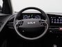 Kia Niro EV Edition Advanced 64.8 kWh 204PK Trekhaak, Warmtepomp, Achteruitrijcamera, Keyless, Stoel-Stuurverwarming, Navi, 17" LM Velgen, Parkeersensoren voor en achterzijde, Side Assist