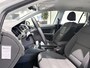 Volkswagen Golf 1.0 TSI Comfortline Airco | Autonomous Emergency Braking | Bluetooth Telefoonvoorbereiding | Bots Herkenning en Activatie | Comfortstoelen | Cruise Control Adaptief | Hill Hold Functie | Lederen Stuurwiel | Lichtmetalen Velgen 16'' | Multi Media-Voorbereiding | Parkeersensor Voor en Achter | Start/Stop Systeem | Vermoeidheidsherkenning | Comfort Pakket | Navigatie Pakket