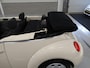 Volkswagen Beetle New Cabriolet 1.6 Highline NL-auto Lage kilometerstand Nette staat NAP en onderhoud aanwezig Cruise Control Bloemenvaasje
