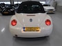 Volkswagen Beetle New Cabriolet 1.6 Highline NL-auto Lage kilometerstand Nette staat NAP en onderhoud aanwezig Cruise Control Bloemenvaasje