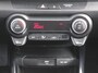 Kia Stonic 1.0 T-GDi MHEV DynamicLine | Stoelverwarming | Camera | Parkeersensor v+a | Clima | Navi | Apple Carplay/Android Auto | 15" LM | Cruise |
