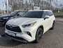 Toyota Highlander 2.5 AWD Hybrid Premium | 7p |  Panoramadak | 360 graden camera | Platinum Pearl White | Adaptieve cruisecontrol | JBL audio | Head up Display | Stoelverwarming | Achterbank verwarmd | SCI