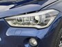 BMW X1 sDrive20i High Executive Automaat | Camera | Lederen bekleding | Parkeersensoren | Cruise controle | 18'' velgen | Elektrische achterklep | LED koplampen | Stoelverwarming | Climate controle