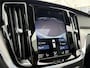 Volvo V60 2.0 T4 R-Design | Panoramadak | Trekhaak | Parkeerverwarming | Lichtmetalen Velgen 19 inch | Elektrische Achterklep | Stoelverwarming voor en achter | BLIS | Cruise Control Adaptief | DAB | Android Auto | Apple Carplay