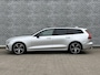 Volvo V60 2.0 T4 R-Design | Panoramadak | Trekhaak | Parkeerverwarming | Lichtmetalen Velgen 19 inch | Elektrische Achterklep | Stoelverwarming voor en achter | BLIS | Cruise Control Adaptief | DAB | Android Auto | Apple Carplay