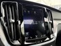 Volvo V60 2.0 T4 R-Design | Panoramadak | Trekhaak | Parkeerverwarming | Lichtmetalen Velgen 19 inch | Elektrische Achterklep | Stoelverwarming voor en achter | BLIS | Cruise Control Adaptief | DAB | Android Auto | Apple Carplay