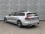 Volvo V60 2.0 T4 R-Design | Panoramadak | Trekhaak | Parkeerverwarming | Lichtmetalen Velgen 19 inch | Elektrische Achterklep | Stoelverwarming voor en achter | BLIS | Cruise Control Adaptief | DAB | Android Auto | Apple Carplay