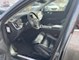 Volvo XC60 2.0 T8 Twin Engine AWD Momentum Pro | Plug-in Hybrid (PHEV) | Harman Kardon Audio | Head-up Display | Panoramadak | Lederen Bekleding | Achteruitrijcamera | LED Koplampen Adaptief | Keyless Entry | Elektrisch Verstelbare Voorstoelen