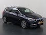 BMW 2-Serie Active Tourer 225xe iPerformance High Executive | SOH 88% | HUD | Lederen Interieur | Navigatie | DAB | Parkeercamera | Stoelverwarming | Panoramadak | Harman/Kardon | LED | Elek. Achterklep |