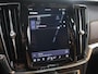 Volvo V90 2.0 T8 Plug-in hybrid AWD Ultimate Dark | Luchtvering | Panoramadak | SOH 96% | Trekhaak | Massage stoelen | Apple Carplay/Android Auto | HUD | Harman/Kardon |