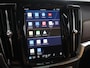 Volvo V90 2.0 T8 Plug-in hybrid AWD Ultimate Dark | Luchtvering | Panoramadak | SOH 96% | Trekhaak | Massage stoelen | Apple Carplay/Android Auto | HUD | Harman/Kardon |