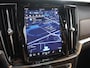 Volvo V90 2.0 T8 Plug-in hybrid AWD Ultimate Dark | Luchtvering | Panoramadak | SOH 96% | Trekhaak | Massage stoelen | Apple Carplay/Android Auto | HUD | Harman/Kardon |