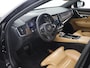 Volvo V90 2.0 T8 Plug-in hybrid AWD Ultimate Dark | Luchtvering | Panoramadak | SOH 96% | Trekhaak | Massage stoelen | Apple Carplay/Android Auto | HUD | Harman/Kardon |