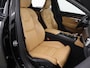 Volvo V90 2.0 T8 Plug-in hybrid AWD Ultimate Dark | Luchtvering | Panoramadak | SOH 96% | Trekhaak | Massage stoelen | Apple Carplay/Android Auto | HUD | Harman/Kardon |