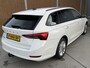 Skoda Octavia Combi 1.0 TSI Ambition | Trekhaak | LED | DAB ontvanger | Apple CarPlay | Navigatiesysteem | Getint glas | Cruise & climate control | Parkeersensoren achter