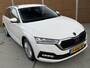 Skoda Octavia Combi 1.0 TSI Ambition | Trekhaak | LED | DAB ontvanger | Apple CarPlay | Navigatiesysteem | Getint glas | Cruise & climate control | Parkeersensoren achter