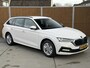 Skoda Octavia Combi 1.0 TSI Ambition | Trekhaak | LED | DAB ontvanger | Apple CarPlay | Navigatiesysteem | Getint glas | Cruise & climate control | Parkeersensoren achter