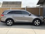 Kia Sorento EX V6 3.3 Automaat 290pk 7-persoons | Trekhaak | 2300kg trekgewicht | Leren bekleding | Stoelverwarming | Climate & cruise control | Elektrisch verstelbare stoelen | Parkeersensoren achter | Achteruitrijcamera