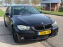 BMW 3-Serie 318i Business Line ECC Audio-CD/Navigatie Electric pakket PDC LMV 19" ESP ABS Cruisecontrol Dealeronderhoud Nieuwe Apk