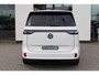 Volkswagen ID. Buzz Pro Bulli 86 kWh LWB 7p. 286PK / 210kW, LED Matrix (IQ.Lights), rondomzicht camera (Area View), verwarmbare voorruit, navigatie, verwarmbare voorstoelen + stuurwiel, achteruitrijcamera (Rear View), autonome parkeerfunctie (Park Assist Pro), dodehoekdetectie, 3-zone climatronic, draadloos telefoon laden, 20'' LMV 'Solna', dodehoekdetectie (Side Assist), draadloos Apple Carplay & Android Auto, DAB+, parkeersensoren voor en achter (pdc), adaptieve cruise control (acc), elektrisch verstel-, verwarm- en inklapbare buitenspiegels etc.