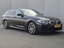 BMW 5-Serie Touring 530e xDrive Business Edition Plus M-Sport / Accu SOH 98% / Drie fase laden / Apple Carplay Android Auto / Trekgewicht 2000 kg / Elektrische achterklep / Achteruitrijcamera / Cruise control / Keyless Entry/Start / Climate control /