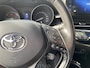 Toyota C-HR 1.8 Hybrid Bi-Tone / Automaat / Adaptieve Cruise-Control / Stoelverwarming / JBL-Audio / Dodehoek-Detectie / Afneembare-Trekhaak / Keyless / Climate-Control / Radio-Bluetooth / Navi / Camera / PDC V+A / 18'' LMV / All-Season / ENZ.