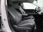 Hyundai Ioniq 5 Lounge 73kWh | Apple Carplay / Android Auto | Stoelverwarming Voor en Achter | Geventileerde Stoelen | Achteruitrijcamera | Trekhaak |