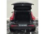Volvo XC40 2.0 B4 Ultra Dark Panorama Dak - MY 2026 - 19” Wielen - Lighting – Harman Kardon Audio - 360 Camera - Climate - 2000 KG Trekgewicht -  Privacy Glass – UD7000 Interieur – voorruit verwarming – Power seats met Memory