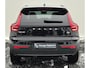 Volvo XC40 2.0 B4 Ultra Dark Panorama Dak - MY 2026 - 19” Wielen - Lighting – Harman Kardon Audio - 360 Camera - Climate - 2000 KG Trekgewicht -  Privacy Glass – UD7000 Interieur – voorruit verwarming – Power seats met Memory