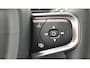Volvo XC40 2.0 B4 Ultra Dark Panorama Dak - MY 2026 - 19” Wielen - Lighting – Harman Kardon Audio - 360 Camera - Climate - 2000 KG Trekgewicht -  Privacy Glass – UD7000 Interieur – voorruit verwarming – Power seats met Memory