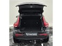 Volvo XC40 2.0 B4 Ultra Dark Panorama Dak - MY 2026 - 19” Wielen - Lighting – Harman Kardon Audio - 360 Camera - Climate - 2000 KG Trekgewicht -  Privacy Glass – UD7000 Interieur – voorruit verwarming – Power seats met Memory -.