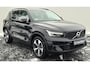 Volvo XC40 2.0 B4 Ultra Dark Panorama Dak - MY 2026 - 19” Wielen - Lighting – Harman Kardon Audio - 360 Camera - Climate - 2000 KG Trekgewicht -  Privacy Glass – UD7000 Interieur – voorruit verwarming – Power seats met Memory -.