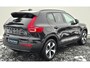 Volvo XC40 2.0 B4 Ultra Dark Panorama Dak - MY 2026 - 19” Wielen - Lighting – Harman Kardon Audio - 360 Camera - Climate - 2000 KG Trekgewicht -  Privacy Glass – UD7000 Interieur – voorruit verwarming – Power seats met Memory -.