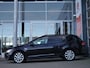 Volkswagen Golf Variant 1.2 TSI Cup | Automaat | Wegklapbare trekhaak | Navigatie | Keyless start | Stoelverwarming | 17 inch lichmetalen velgen | Climate control | Parkeersensoren voor en achter
