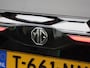 MG MG4 Electric Luxury 64 kWh | Climate Control / ECC | Licht metalen velgen 17 inch | Cruise control Adaptive | Navigatie | Half lederen bekleding | Stoelverwarming | LED koplampen | Park Distance Control voor en achter | Achteruitrijcamera |