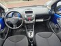 Toyota Aygo 1.0-12V Dynamic Blue | NW KOPPELING | 12MND GARANTIE | AUTOMAAT | AIRCO | ELEC RAMEN | LMV |