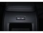 Volvo V60 B4 Essential Edition - Intellisafe Assist/Surround - LED-koplampen - Google Infotainment - Parkeersensoren v/a - Parkeercamera achter - Verwarmbare voorstoelen/achterbank - Verwarmbaar stuurwiel - 18' velgen